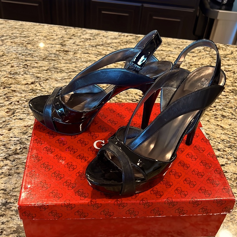 Womens Guess 9.5 heels. GWKISSIME2 black multi leather